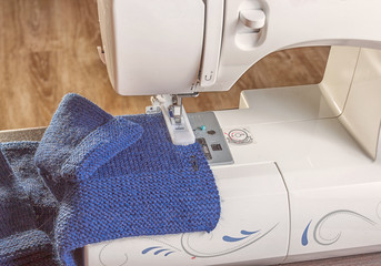 making a buttonhole with a sewing machine