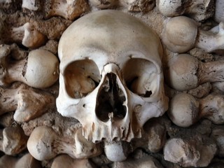 Mur d'ossements humains.