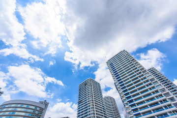 Fototapeta na wymiar 横浜の高層マンション High-rise condominium in Yokohama