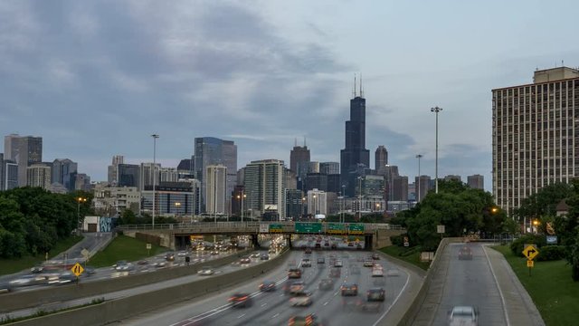 Time Lapse Of Chicago Traffic At Sunset (24FPS)