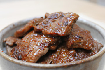 牛カルビ焼肉丼 