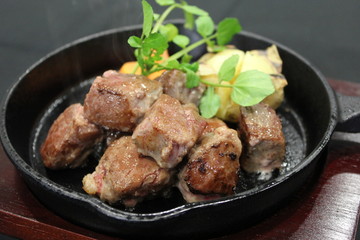 牛サイコロステーキ