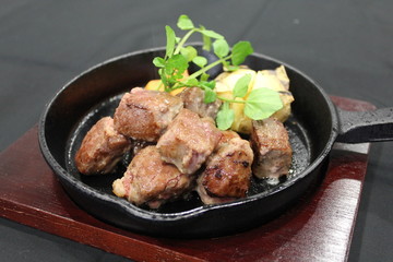 牛サイコロステーキ