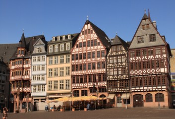 Fototapeta na wymiar Frankfurt am Main; Wiederaufgebaute Ostzeile am Römerberg