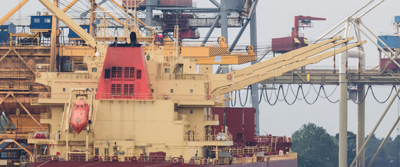 GENERAL CARGO SHIP - Transhipment of a freighter at the quay in Swinoujście © Wojciech Wrzesień