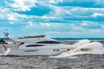 White speed boat in action
