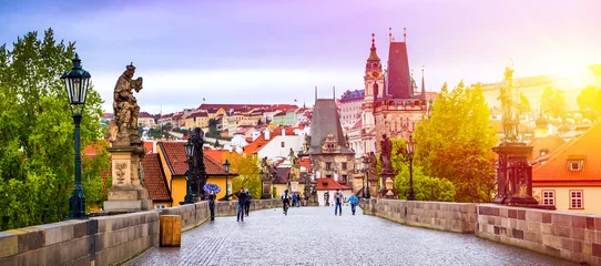 Fotobehang Karelsbrug Praag is de hoofdstad van de Tsjechische Republiek, de Europese staat. Historische bezienswaardigheden.
