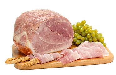 Prosciutto cotto su tagliere di legno