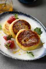 Cottage cheese pancakes with syrup