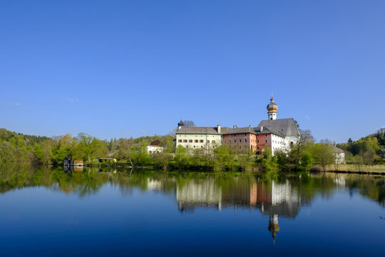 Germany, Bavaria, Upper Bavaria, Chiemgau, Rupertigau, Rupertiwinkel, Anger, View to former Hoeglwoerth Abbey and lake