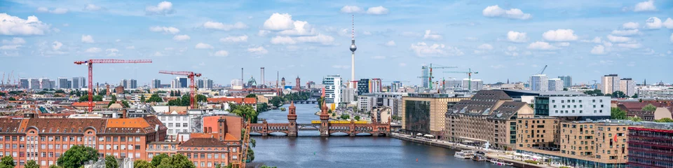 Schilderijen op glas Berlijn panorama met uitzicht over Friedrichshain en Kreuzberg © eyetronic