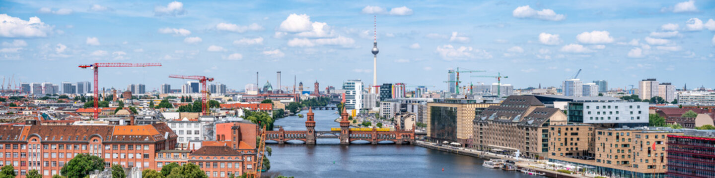 Berlin Panorama mit Blick über Friedrichshain und Kreuzberg