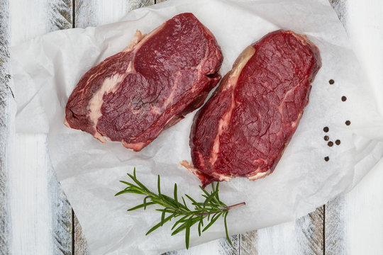 Papier Roh Rib-Eye-Steak Bilder – Durchsuchen 41 Archivfotos, Vektorgrafiken und ...