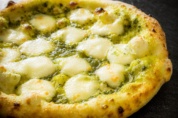 ピッツア　Italian home-made pizza