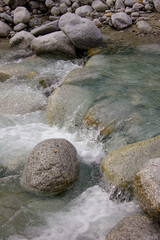 Bergquelle in den französischen Alpen