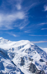 Fototapeta na wymiar Schneebedeckter Gipfel des Mont-Blanc-Massivs, französische Alpen