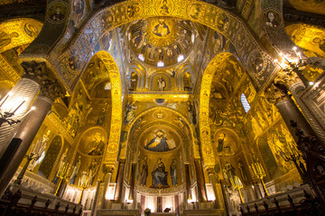 Fototapeta na wymiar Interior of the Palatine Chapel, Palermo, Italy