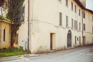 Fototapeta na wymiar Elements of architecture in the Italian town