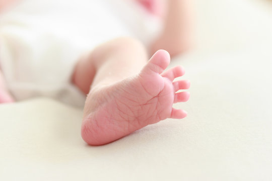 Foot of the newborn baby