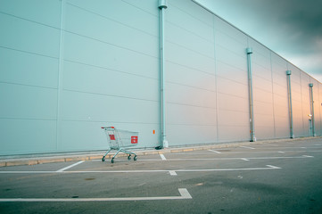 Empty shopping mall - 211316271