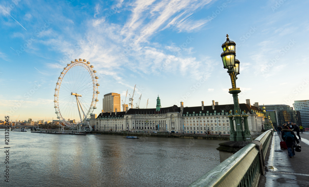 Wall mural london, england - december 12, 2016. the london eye at sunrise