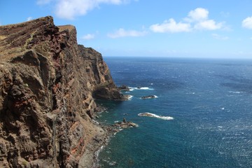 The oceanic crust aspire to the sky