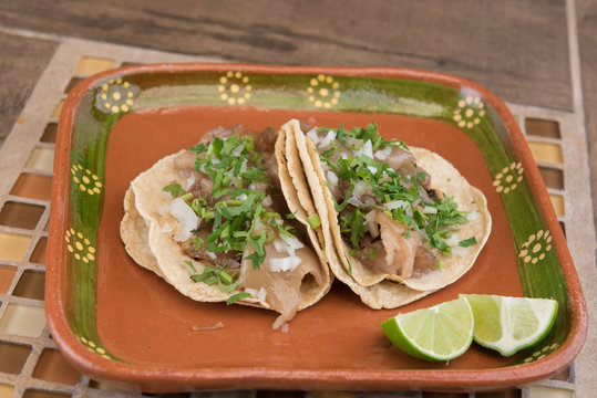 taquitos de cueritos 