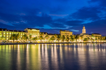 Fototapeta premium Evening view of Split with Diocletian Palace and St Domnius Cathedral at blue hour, Dalmatia, Croatia