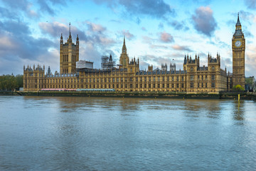 Fototapeta na wymiar Big Ben and Westminster parliament with colorful sky