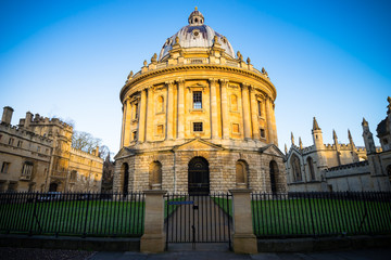 Obraz premium Radcliffe Science Library the Radcliffe Camera 