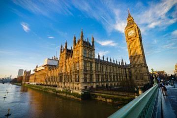 Obraz na płótnie Canvas Big Ben and Westminster Parliament seen from Westminster Bridge