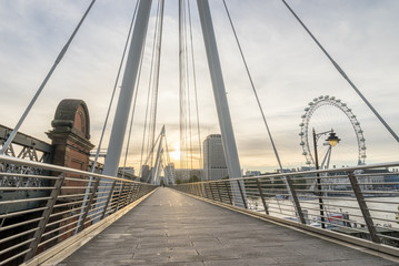 Fototapeta premium Jubilee Bridge at sunrise in London, England.