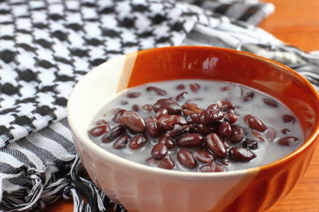  Sweet Sticky Rice and Black Beans in Coconut Milk