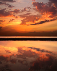 Obraz premium sunset over the river