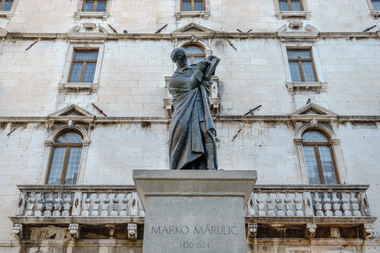 Statue of Marko Marulic at the Split