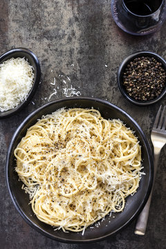 Cacio e Pepe Spaghetti Top View