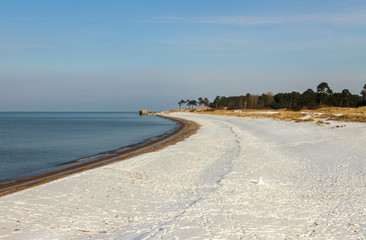 Fototapeta na wymiar Winter on shore of the Baltic sea.