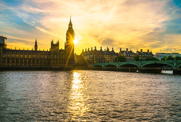 Naklejka premium Big Ben in London with beautiful sunset flare 