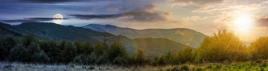 Poster tijdveranderingsconcept over de Karpaten. panorama met zon en maan aan de hemel. prachtig landschap met beboste heuvels en de berg Apetska in de verte. © Pellinni