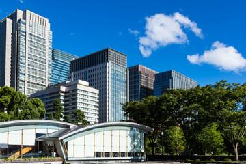 (東京都ｰ都市風景)和田倉噴水公園から見る丸の内ビル群３