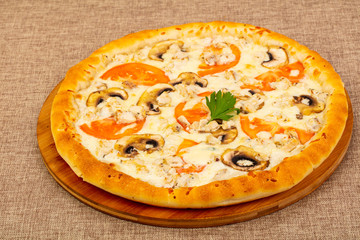 Pizza with mushroom and tomato