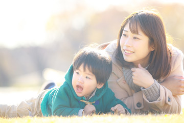 笑顔の親子
