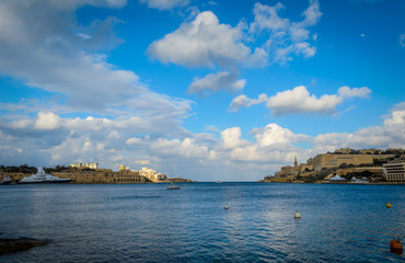 Naklejka premium Valetta waterfront, shoreline