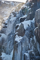 Fototapeta na wymiar Icicles on Timberline Falls waterfall