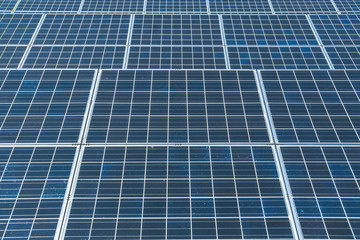 ビル屋上の太陽光発電パネル４