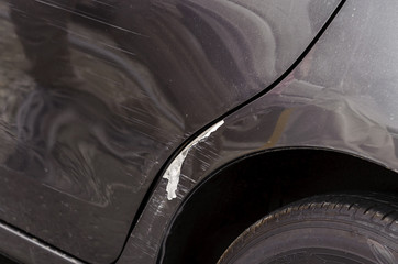 車のドア付近の傷