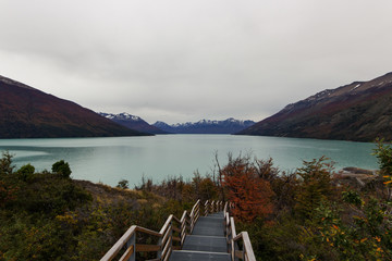 Scala su lago del ghiacciaio Perito Moreno