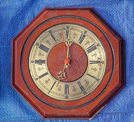 Octagonal clock