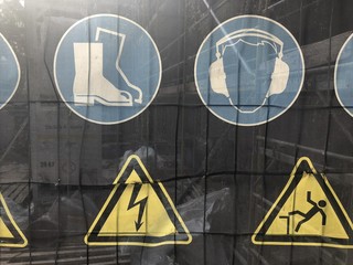 Warnschilder Baustelle Schutz, Achtung, Gefahr