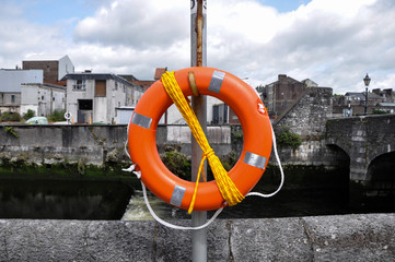 Life rescue buoy